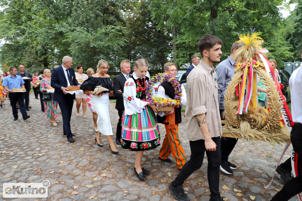 Powiatowo - Gminne Dożynki w Łaniętach cz.1