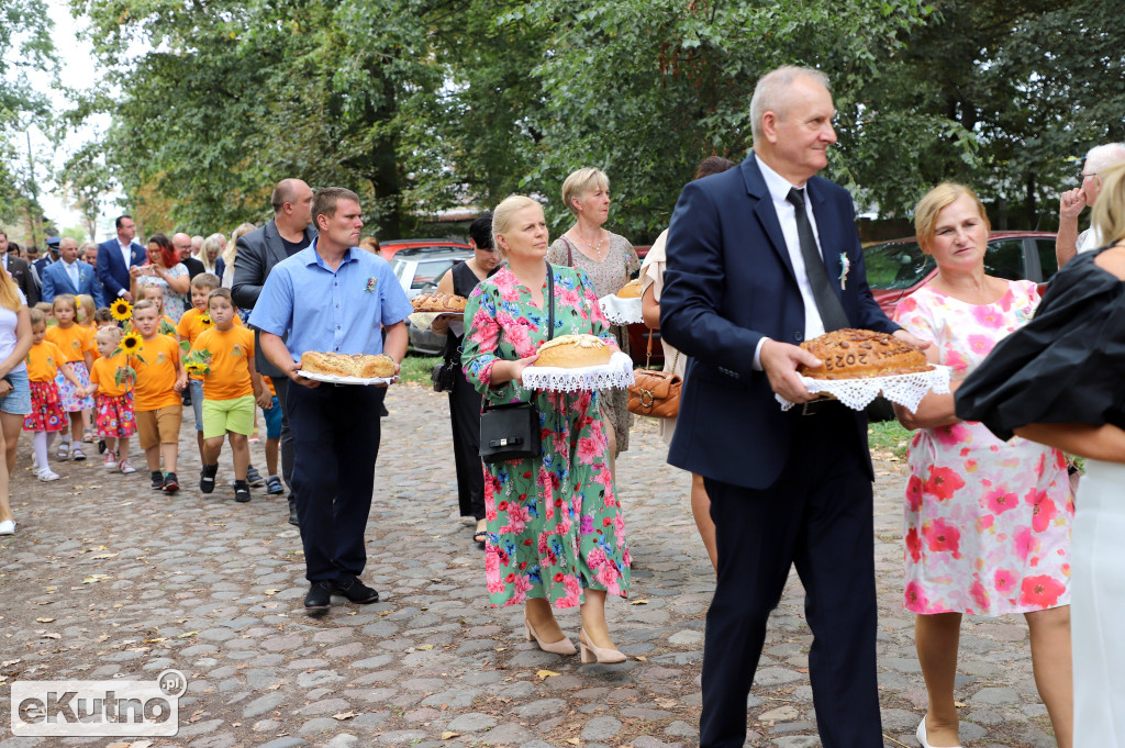 Powiatowo - Gminne Dożynki w Łaniętach cz.1