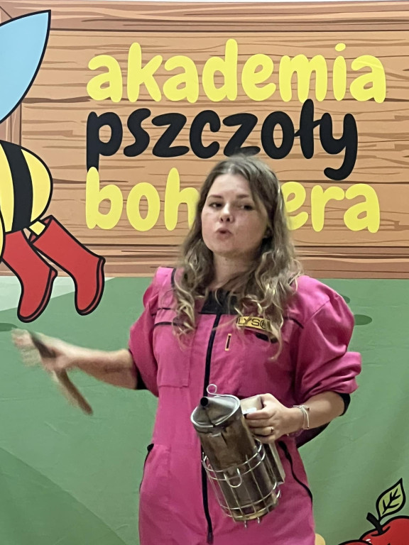 Akademia Pszczoły Bohatera we Wroczynach