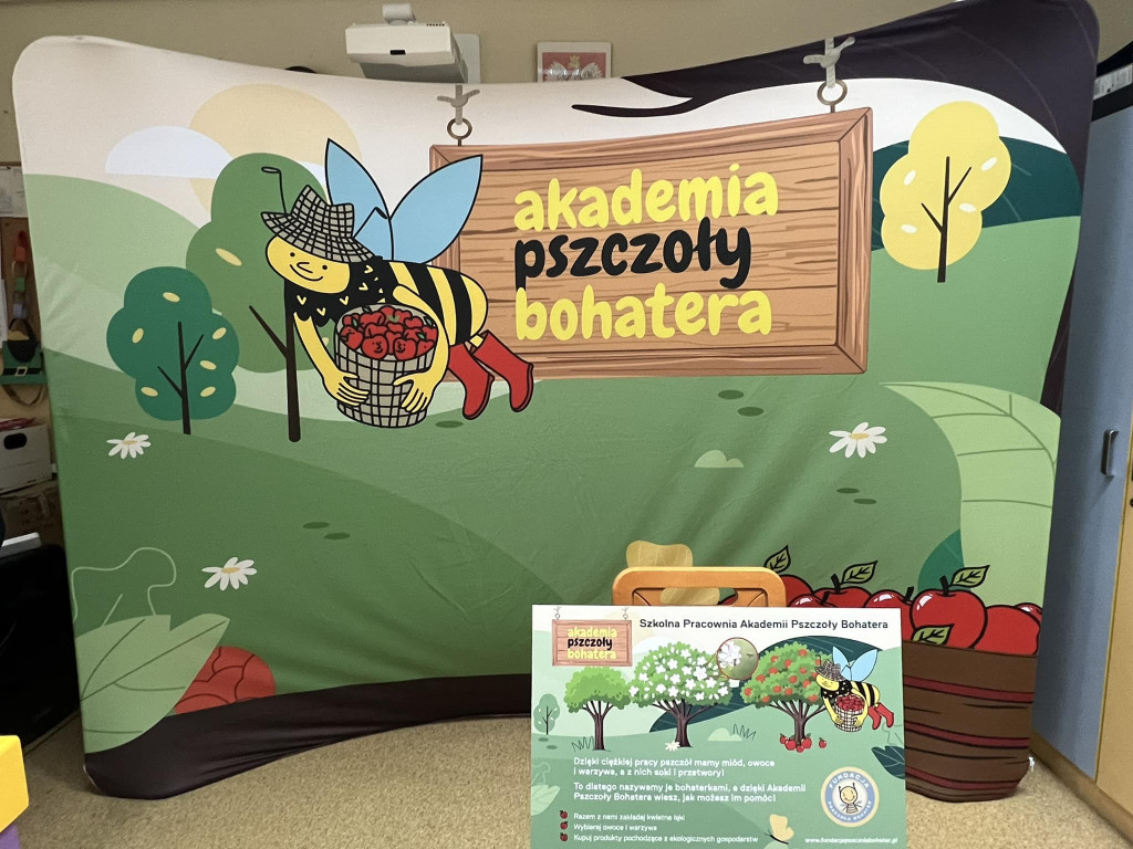 Akademia Pszczoły Bohatera we Wroczynach