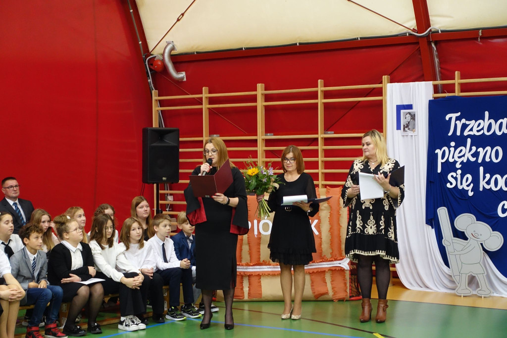 Sztandar dla szkoły w Grabowie