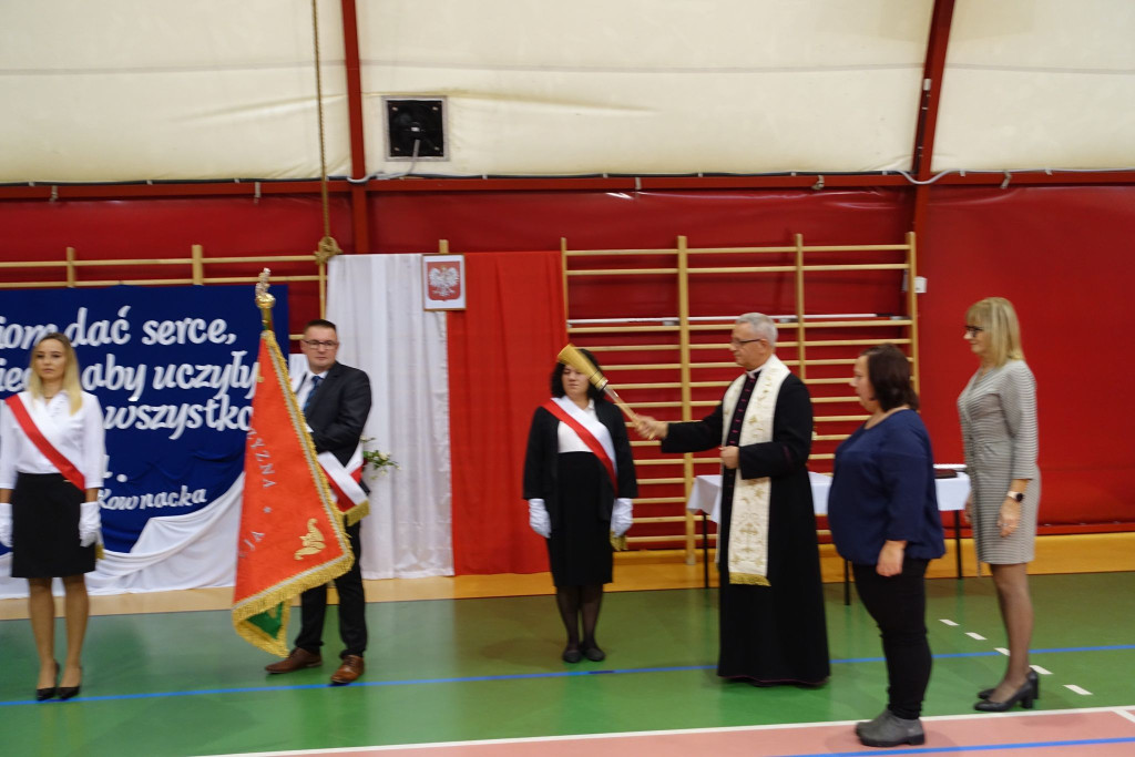 Sztandar dla szkoły w Grabowie