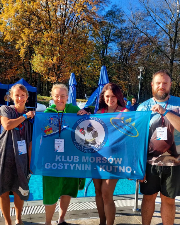 Białe Morsy na podium