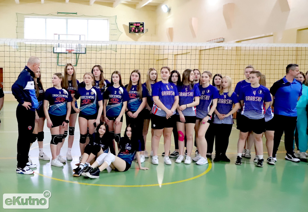 Nagrody turnieju siatkówki