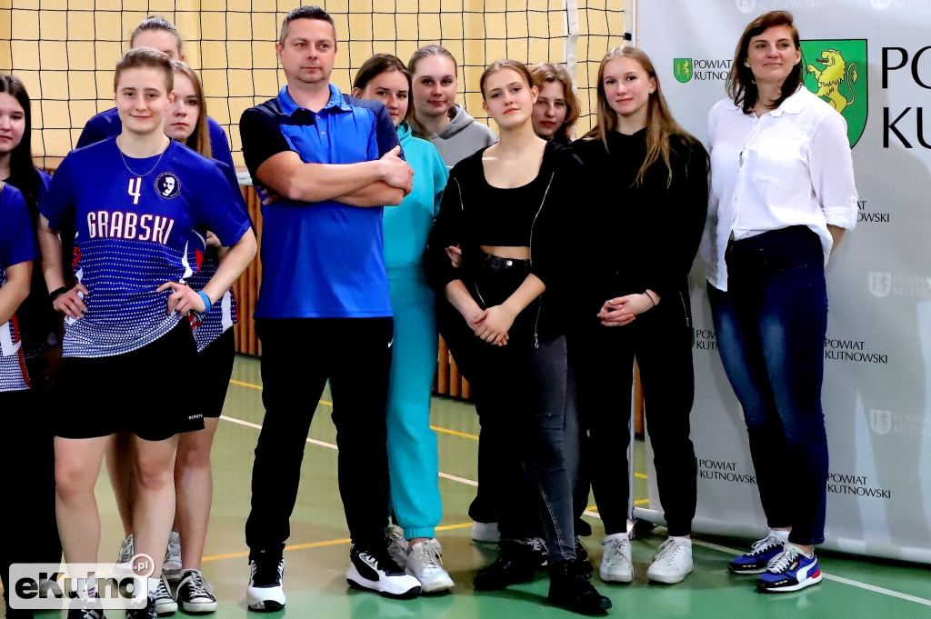 Nagrody turnieju siatkówki