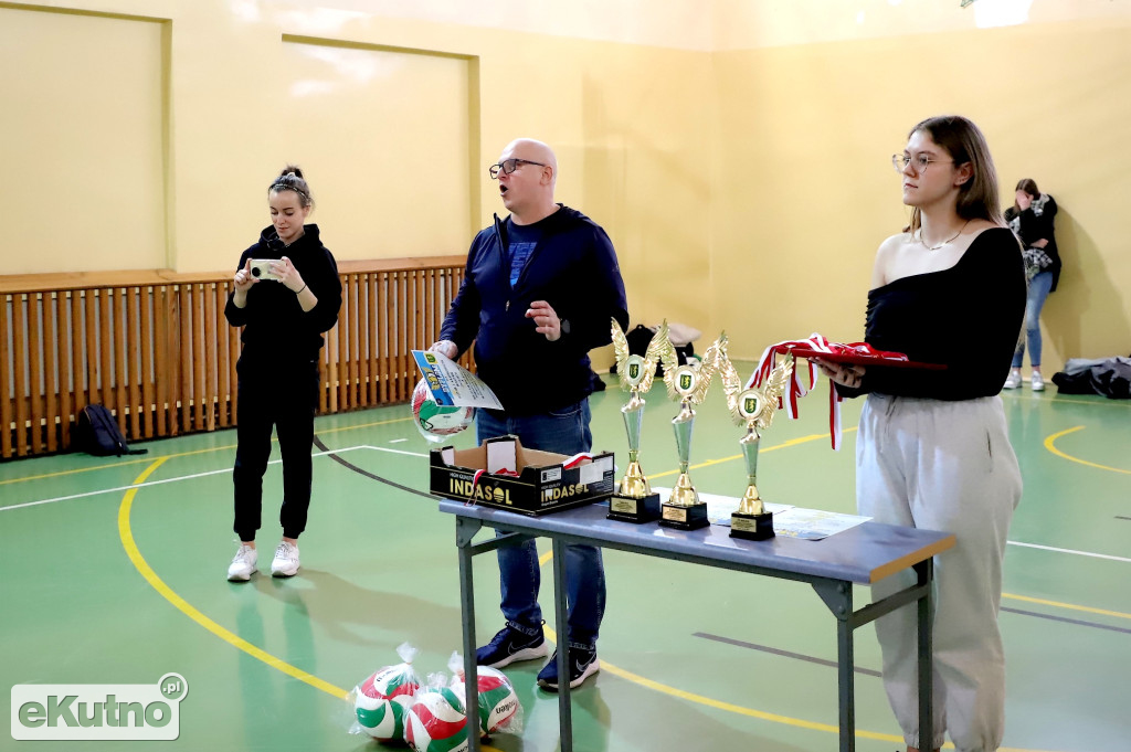 Nagrody turnieju siatkówki