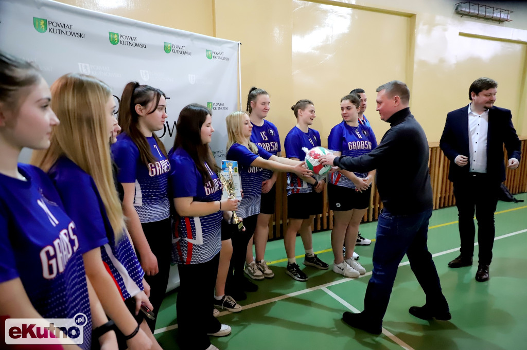 Nagrody turnieju siatkówki