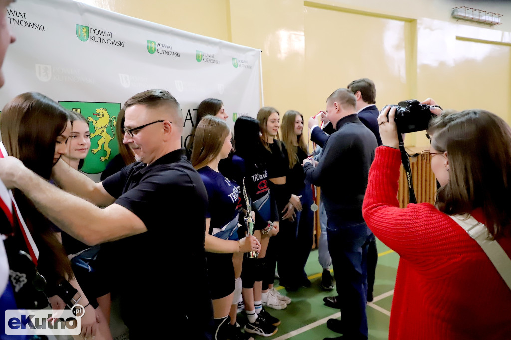Nagrody turnieju siatkówki