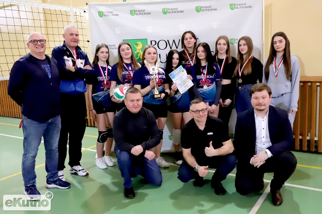 Nagrody turnieju siatkówki