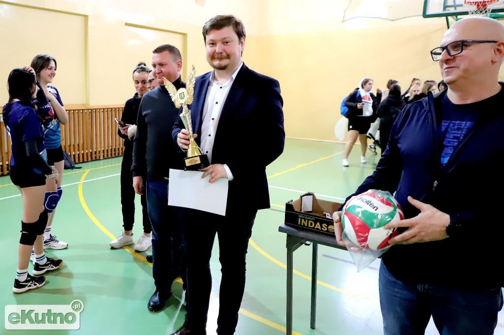 Nagrody turnieju siatkówki