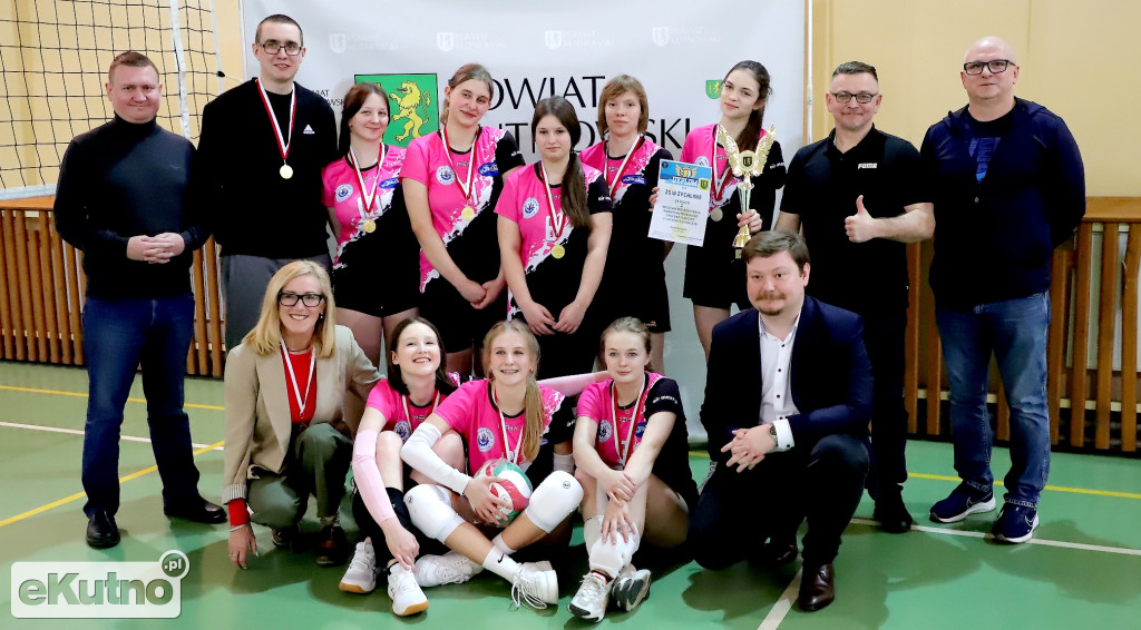 Nagrody turnieju siatkówki