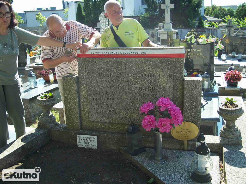 Groby bohaterów powstania warszawskiego