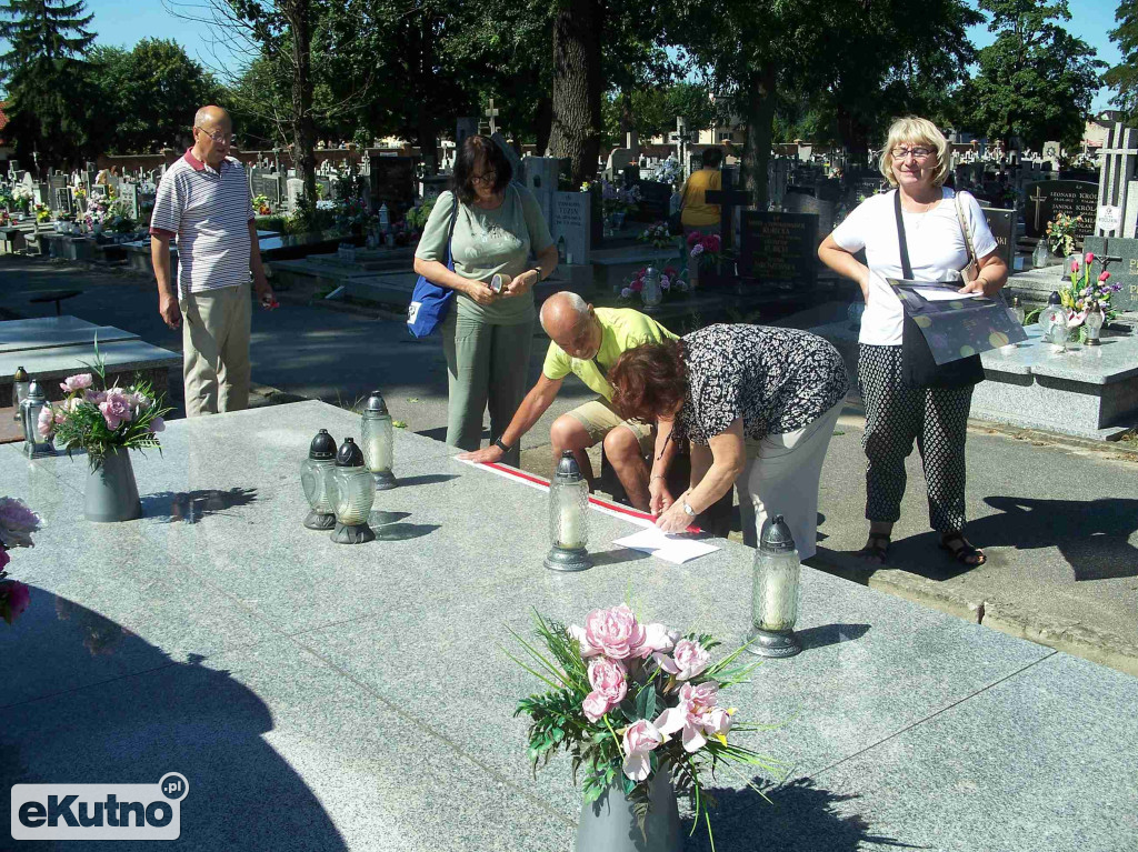 Groby bohaterów powstania warszawskiego