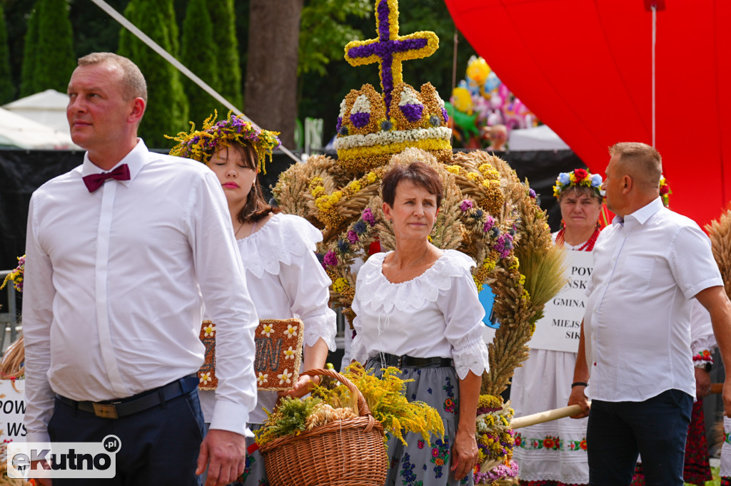 Wieńce dożynek wojewódzkich Spała