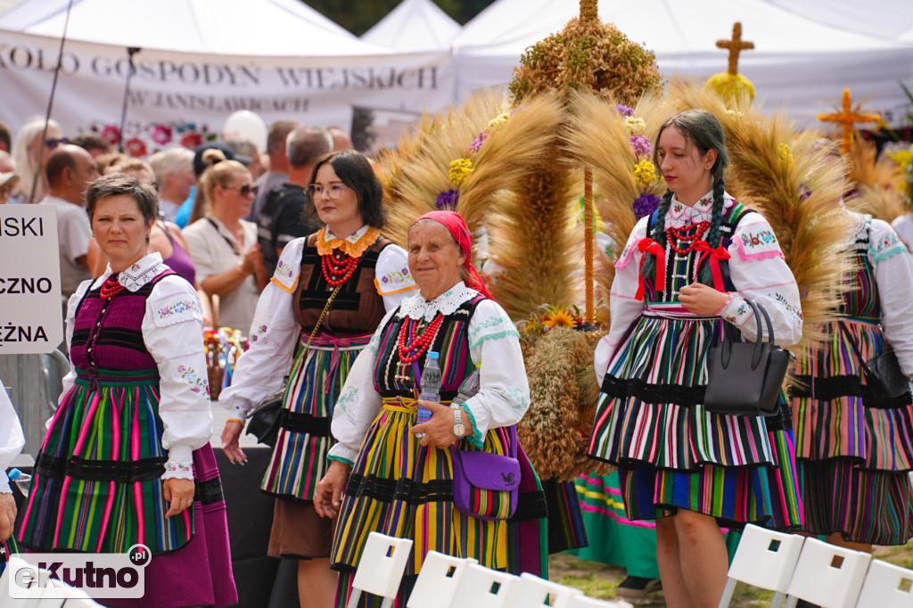 Wieńce dożynek wojewódzkich Spała