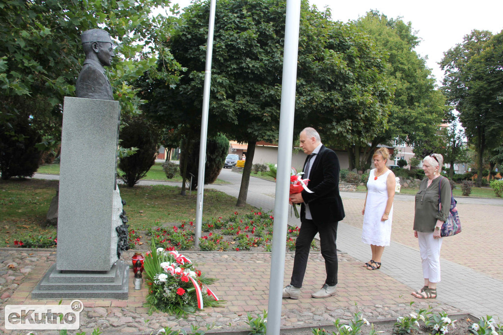 Obchody Święta Wojska Polskiego w Krośniewicach