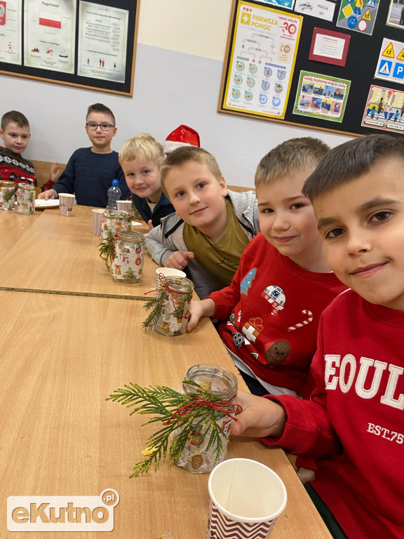 Klasowe Wigilie i Jasełka w Szkole Podstawowej nr 6 w Kutnie