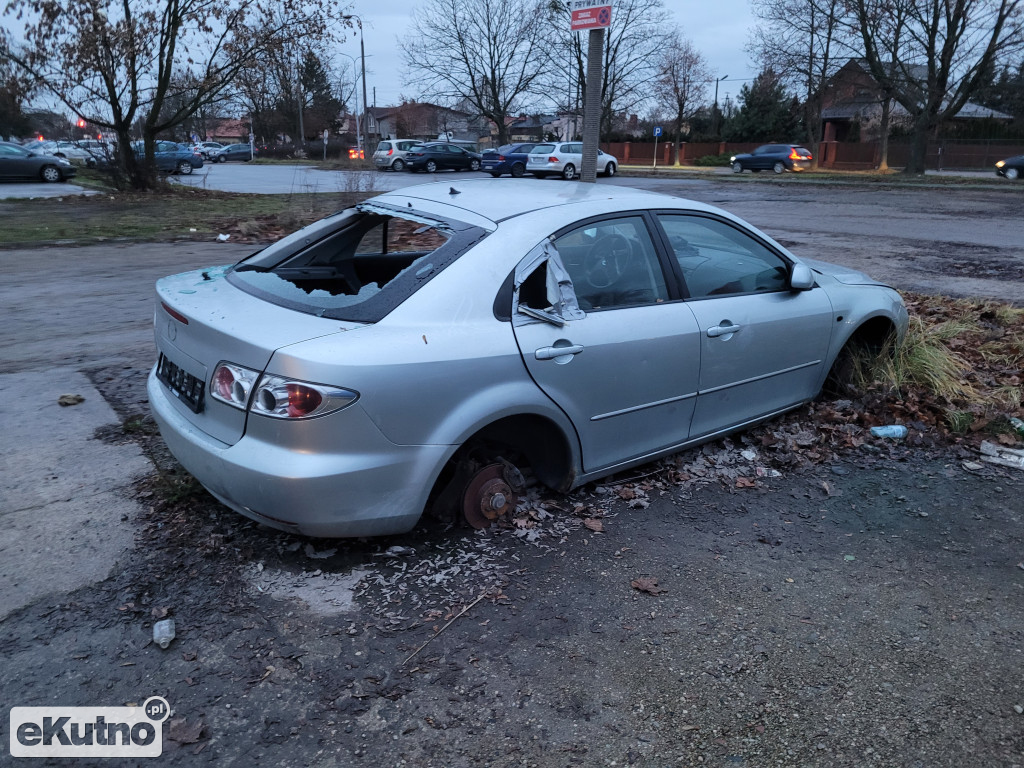 Wraki na kutnowskich parkingach