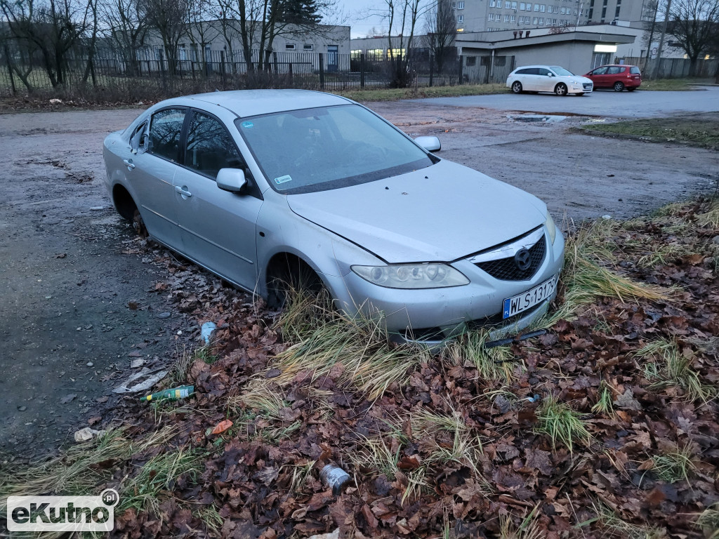 Wraki na kutnowskich parkingach