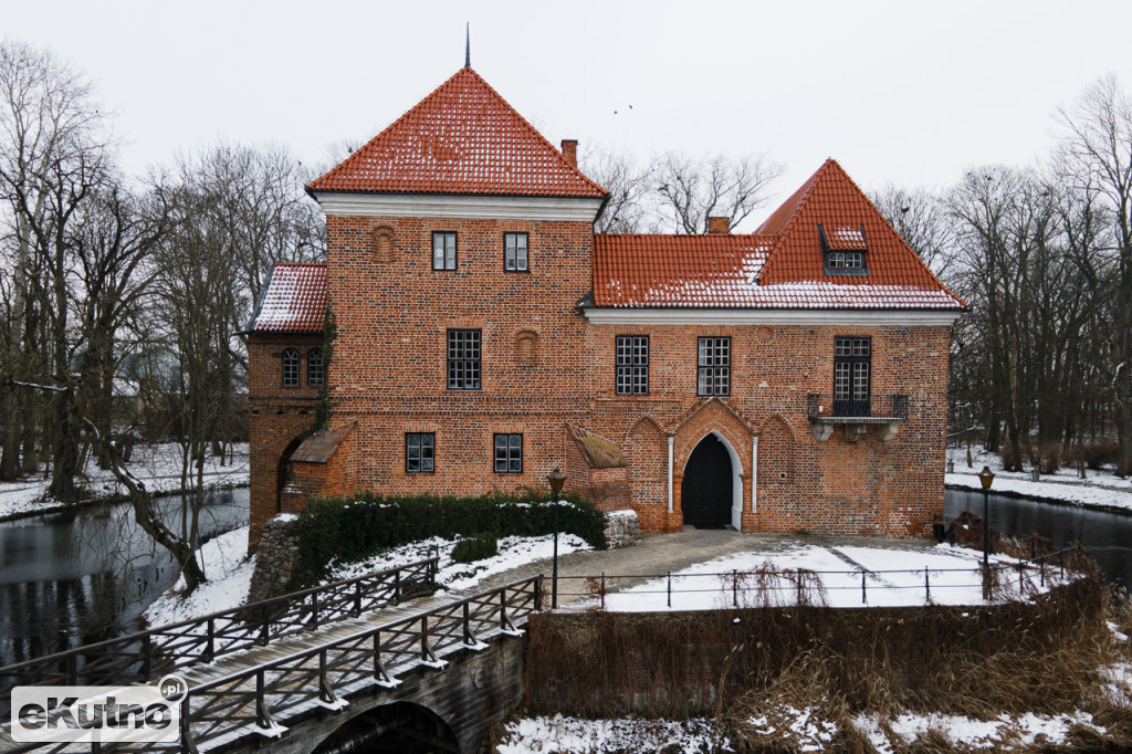 Zamek w Oporowie - gotycka perełka Łódzkiego