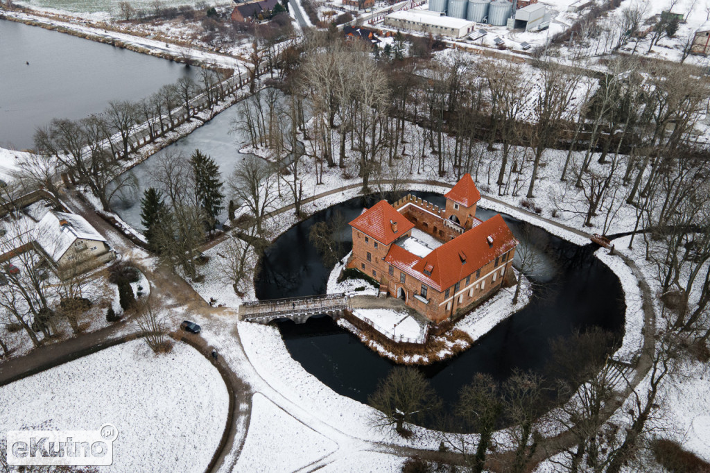 Zamek w Oporowie - gotycka perełka Łódzkiego