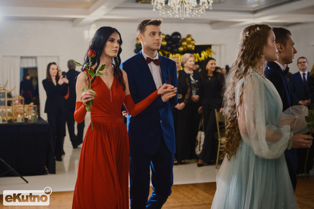 Bal pełen elegancji i wzruszeń