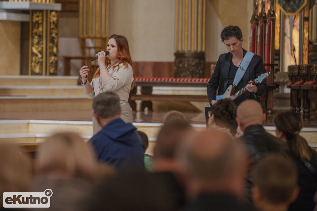 Niesieni na skrzydłach nadziei