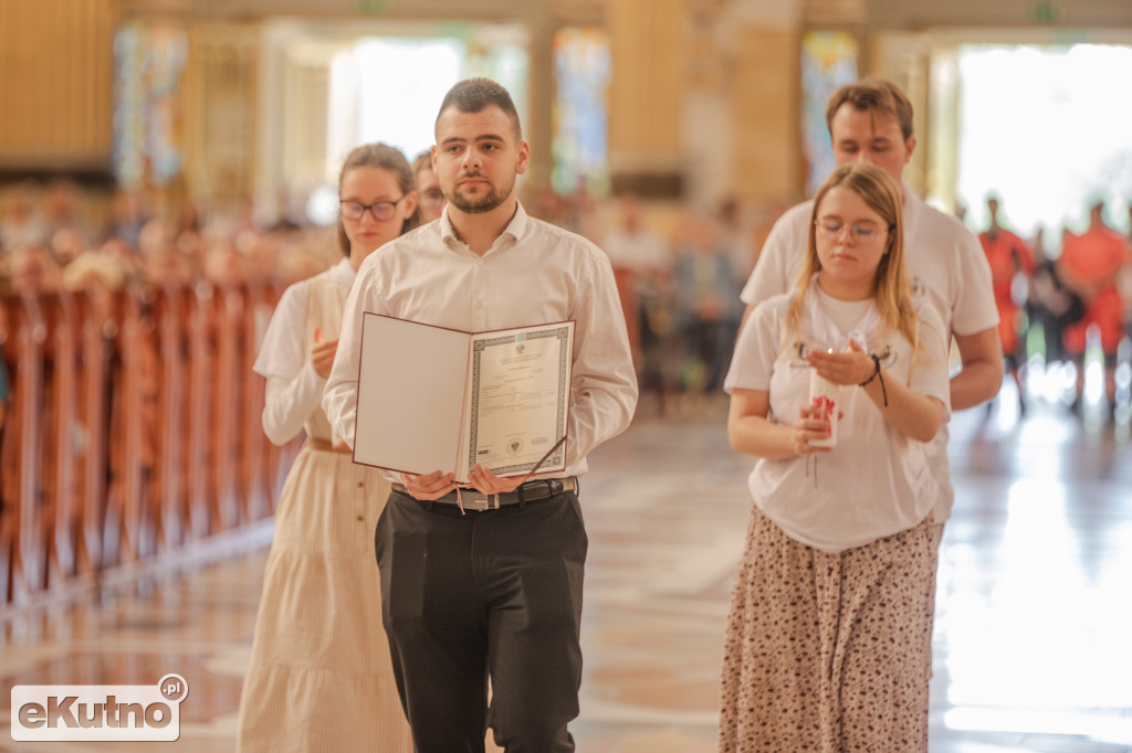 Dziękczynienie maturzystów i świadectwo żywej wiary