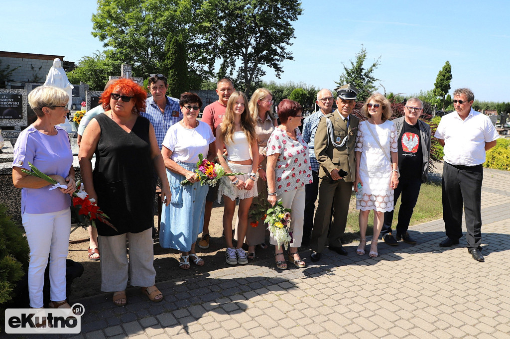 Chwile wspomnień przy grobie ks. Jana Sposoba