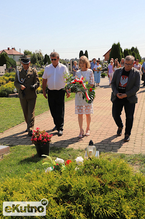 Chwile wspomnień przy grobie ks. Jana Sposoba