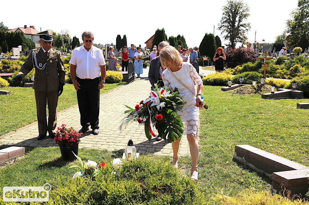 Chwile wspomnień przy grobie ks. Jana Sposoba