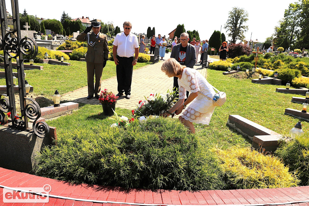 Chwile wspomnień przy grobie ks. Jana Sposoba