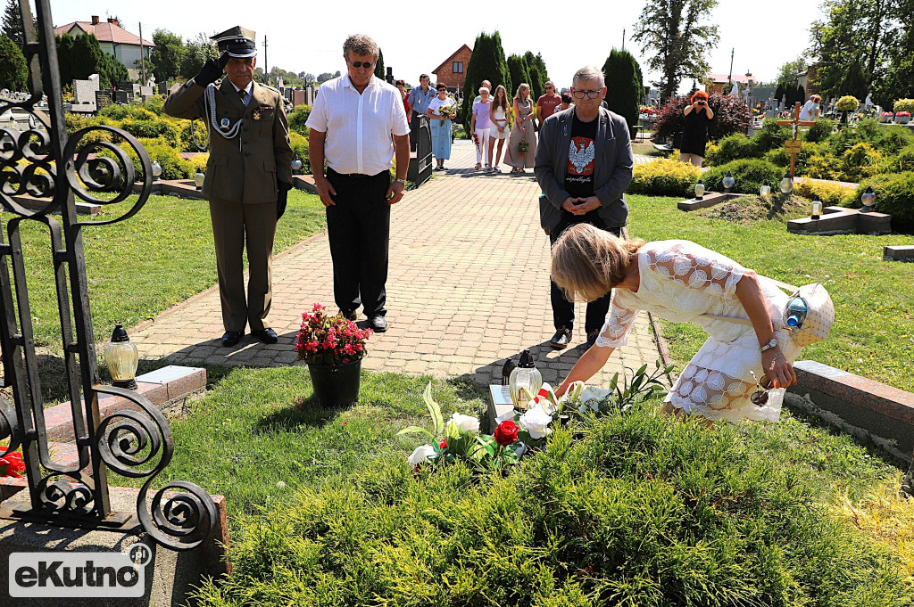 Chwile wspomnień przy grobie ks. Jana Sposoba