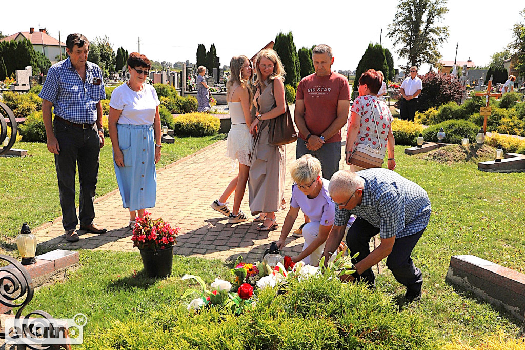 Chwile wspomnień przy grobie ks. Jana Sposoba