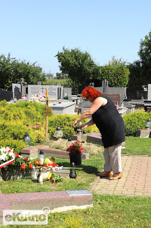 Chwile wspomnień przy grobie ks. Jana Sposoba