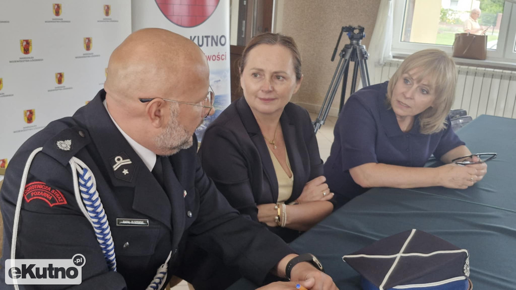 Podpisanie umów w Leszczynku