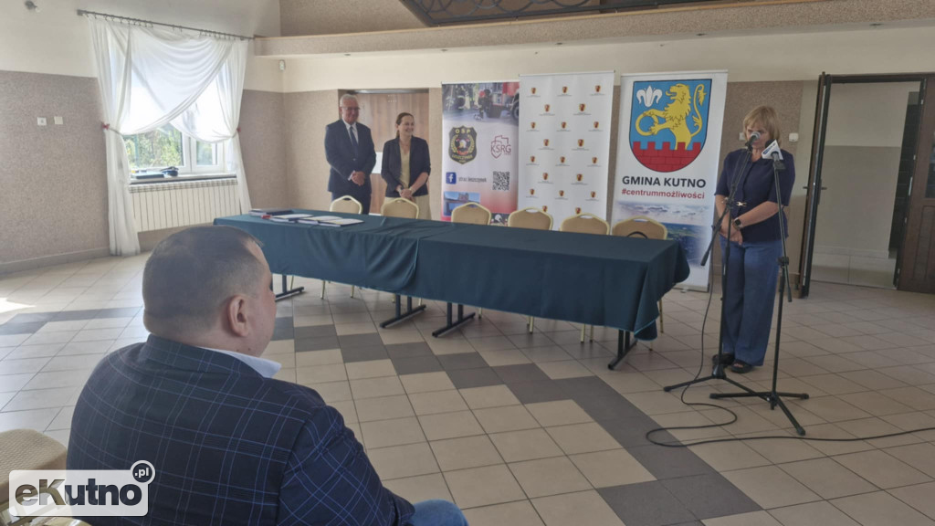 Podpisanie umów w Leszczynku