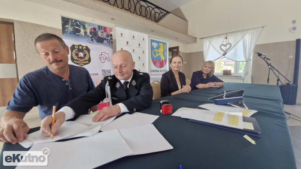 Podpisanie umów w Leszczynku