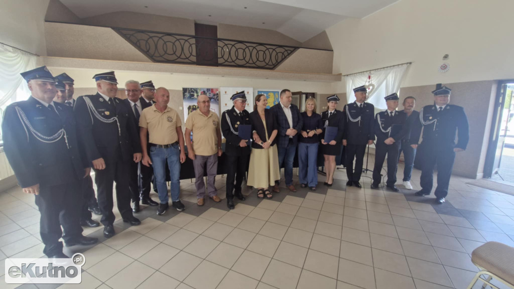Podpisanie umów w Leszczynku