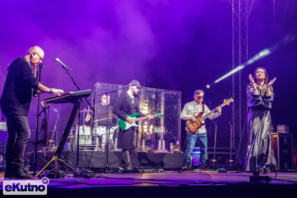 Folklove Brathanki na Święcie Róży