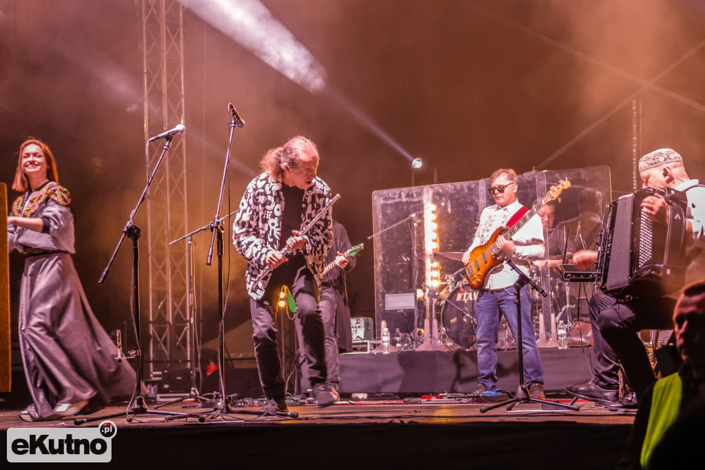 Folklove Brathanki na Święcie Róży