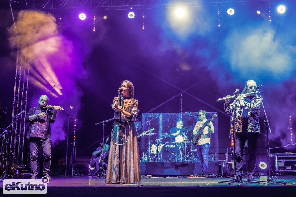 Folklove Brathanki na Święcie Róży