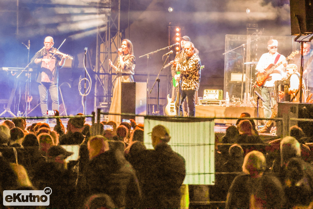 Folklove Brathanki na Święcie Róży