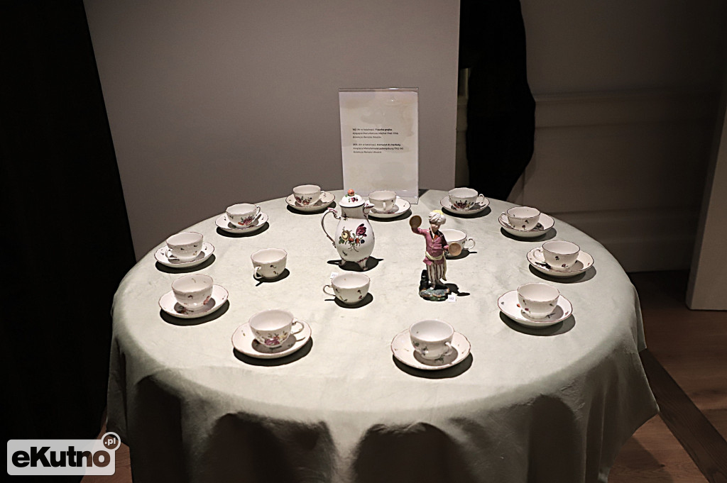 Wystawa porcelany w Pałacu Saskim