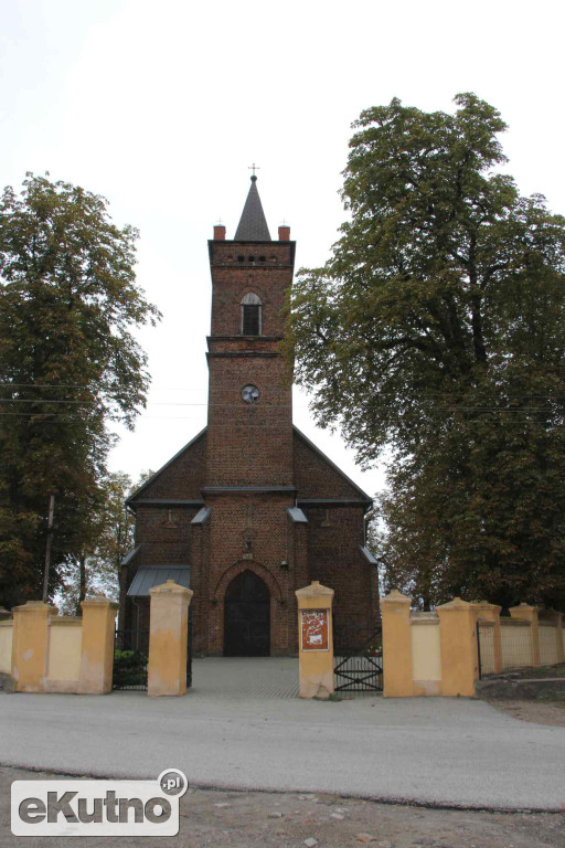 Tablica upamiętniająca ks. Jana Dzikowskiego