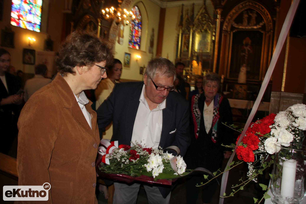 Tablica upamiętniająca ks. Jana Dzikowskiego