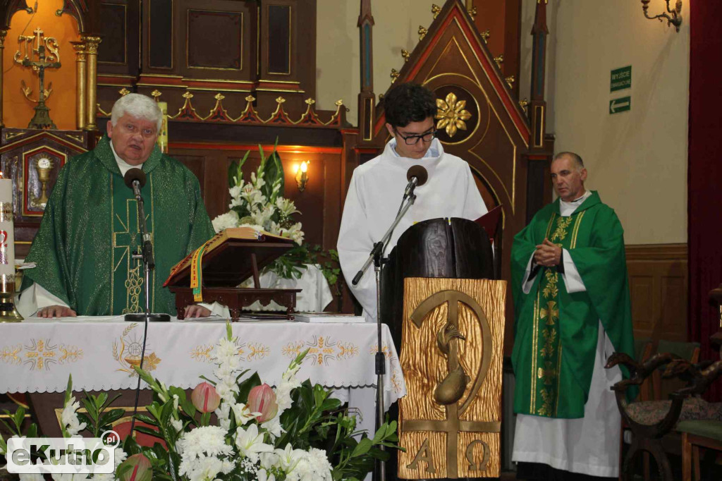 Tablica upamiętniająca ks. Jana Dzikowskiego