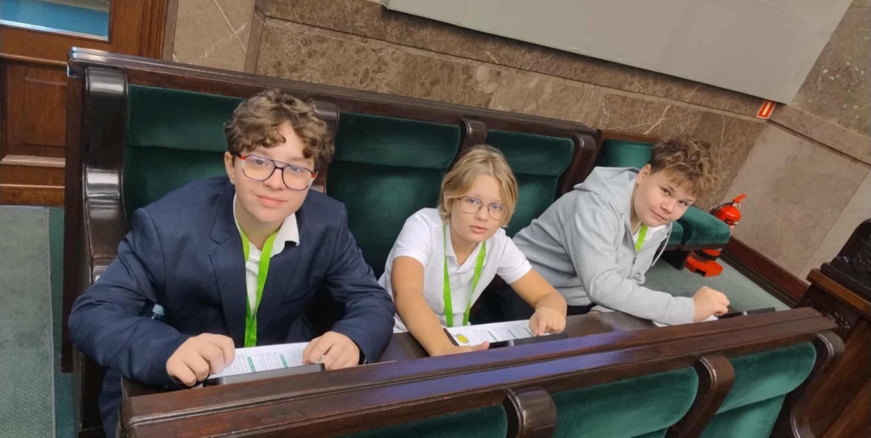 Uczniowie Czwórki w Sejmie Dzieci i Młodzieży