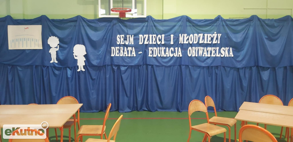 Uczniowie Czwórki w Sejmie Dzieci i Młodzieży