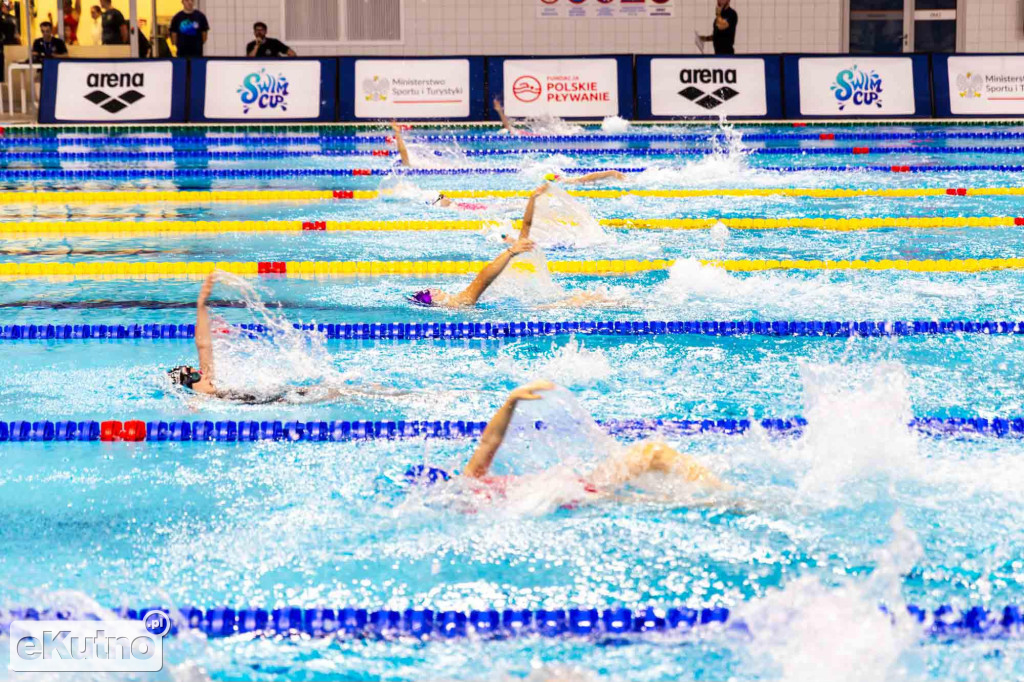 Młodzi pływacy z Kutna z medalami